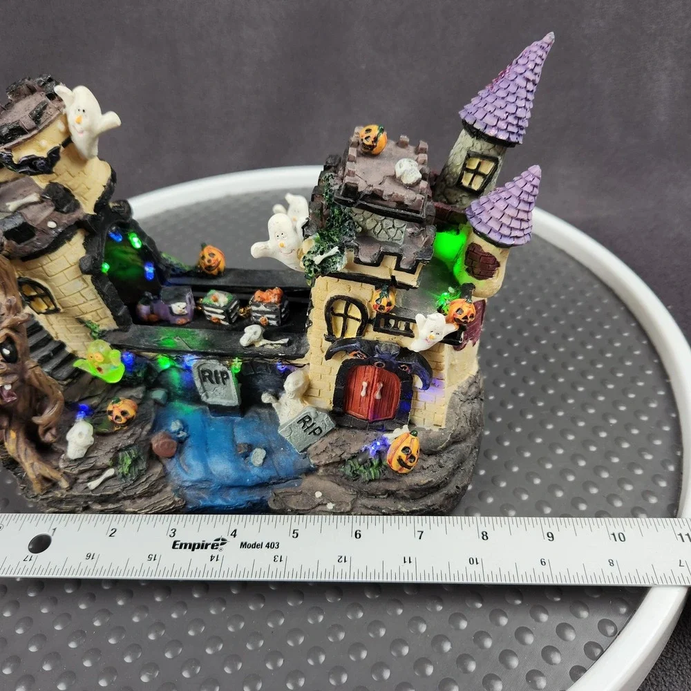 Spookyside Estates Spooky Building Halloween‎ Village House Lighted NO Sound